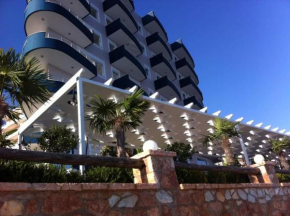 APARTMENTS M&R